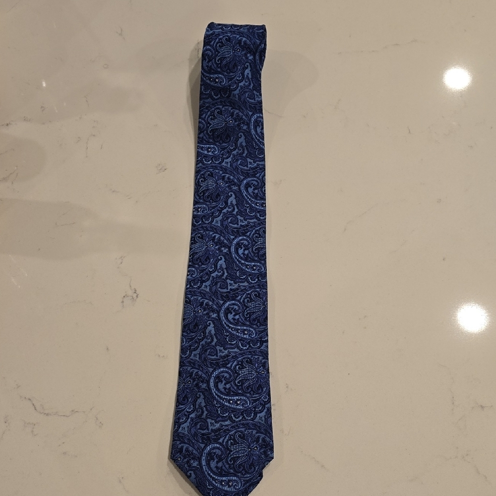 Geoffrey Beene Navy Paisley Tie